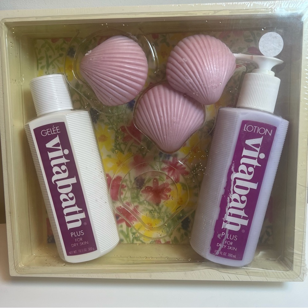 VTG Vitabath Plus Dry Skin Set with Pink Bath Bombs